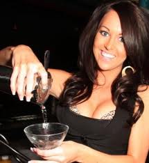 Learn how to pick up a female bartender like her with this technique